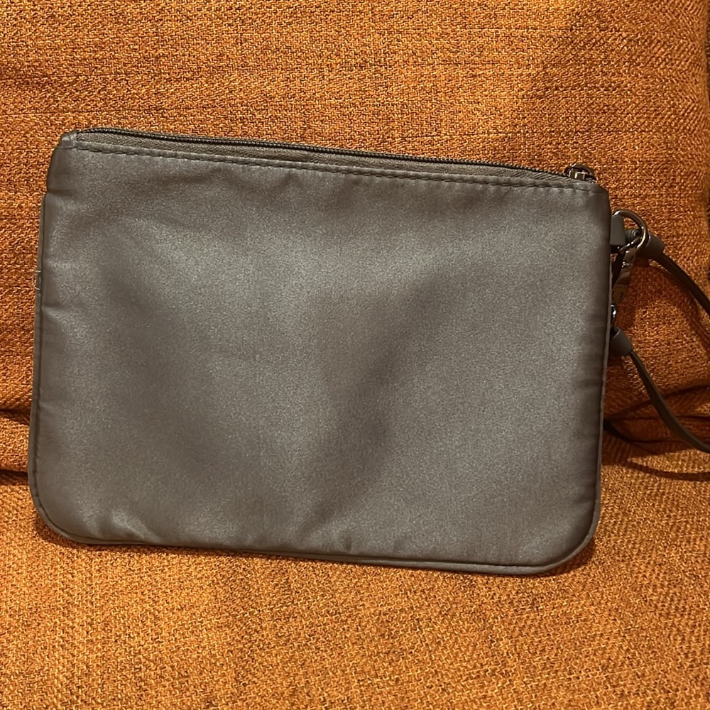 Bath & Body Works gray sequined bag wristlet - Picture 4 of 8